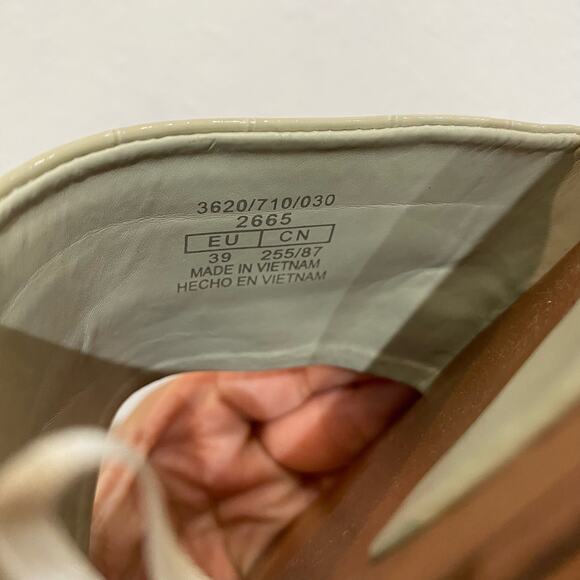 Zara Sage Green Faux Patent Leather Flat Sandals Sz 8.5 - Picture 7 of 8